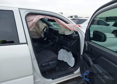 2024 Toyota Tacoma Sr z USA, uszkodzony, nr VIN 3TYKD5HN4RT017571